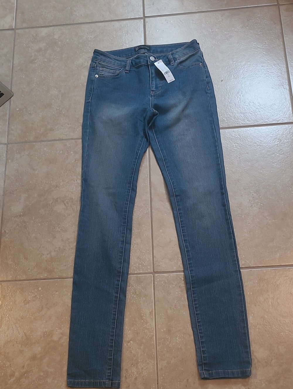 New York & Company Skinny Jeans in Blue Wash